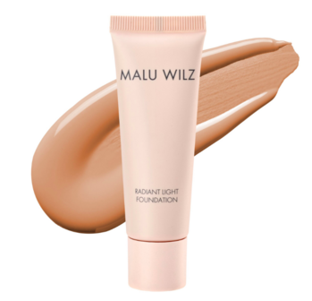  Malu Wilz  nr.30 Radiant Light Foundation - Nutmeg 